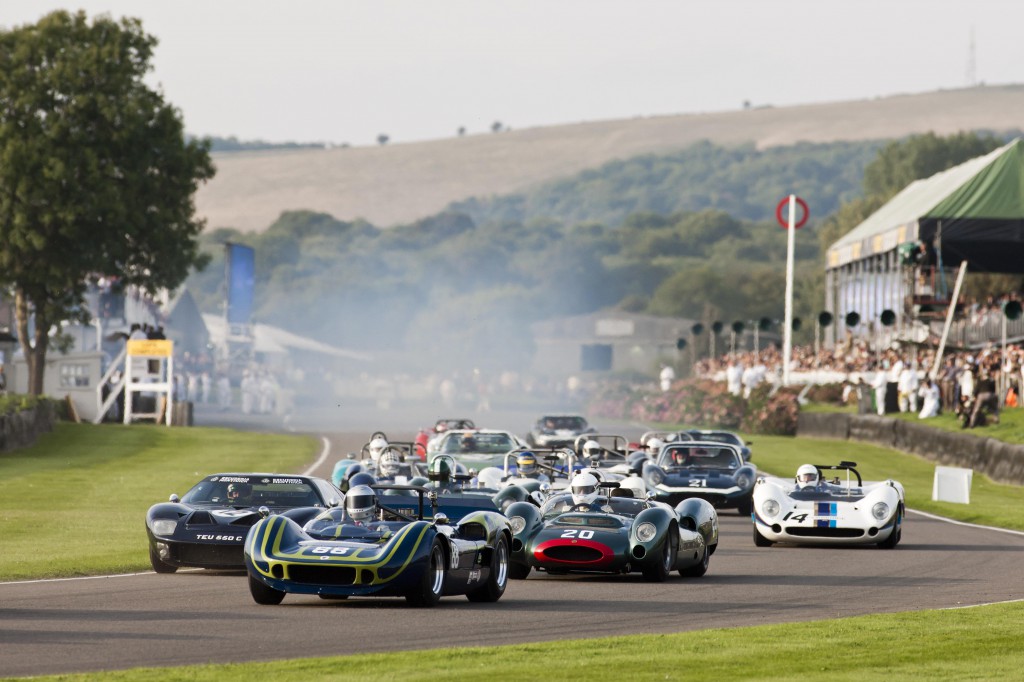 Whitsun Trophy race start—Ford GT40's plus Lola and McLaren Can-am cars.